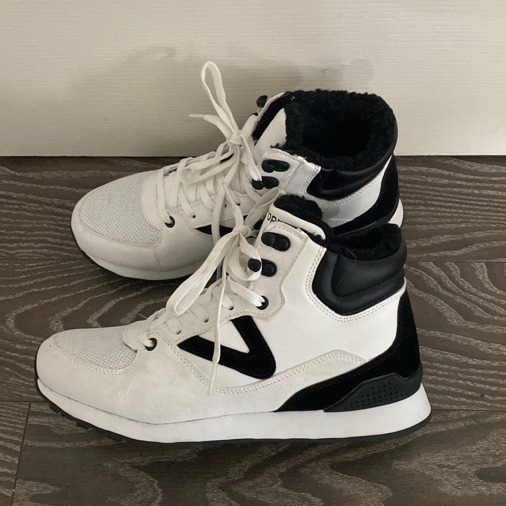 New Tretorn shearling lined sneakers 9M